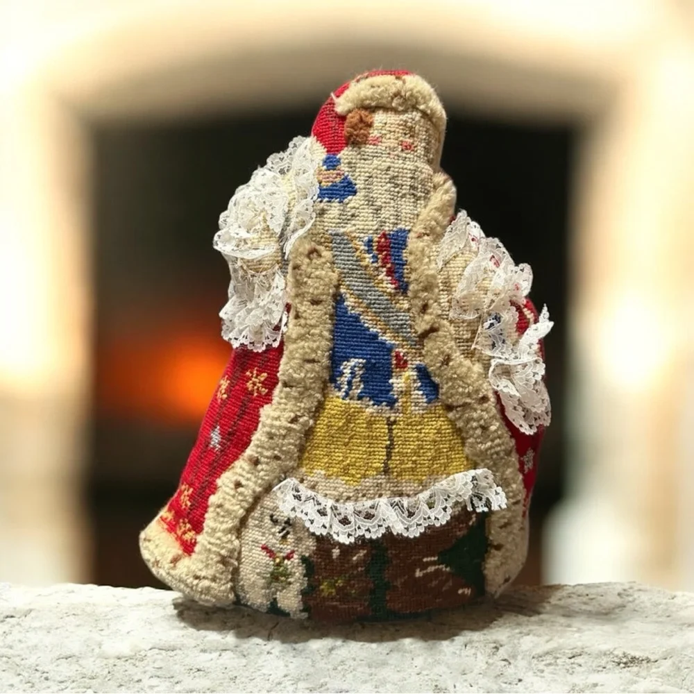 Vintage Tableaux New York Santa Claus Needlepoint Pillow